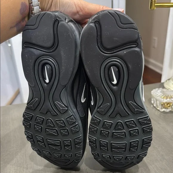 Nike AirMax Black and Gray Youth Shoes - Picture 6 of 6